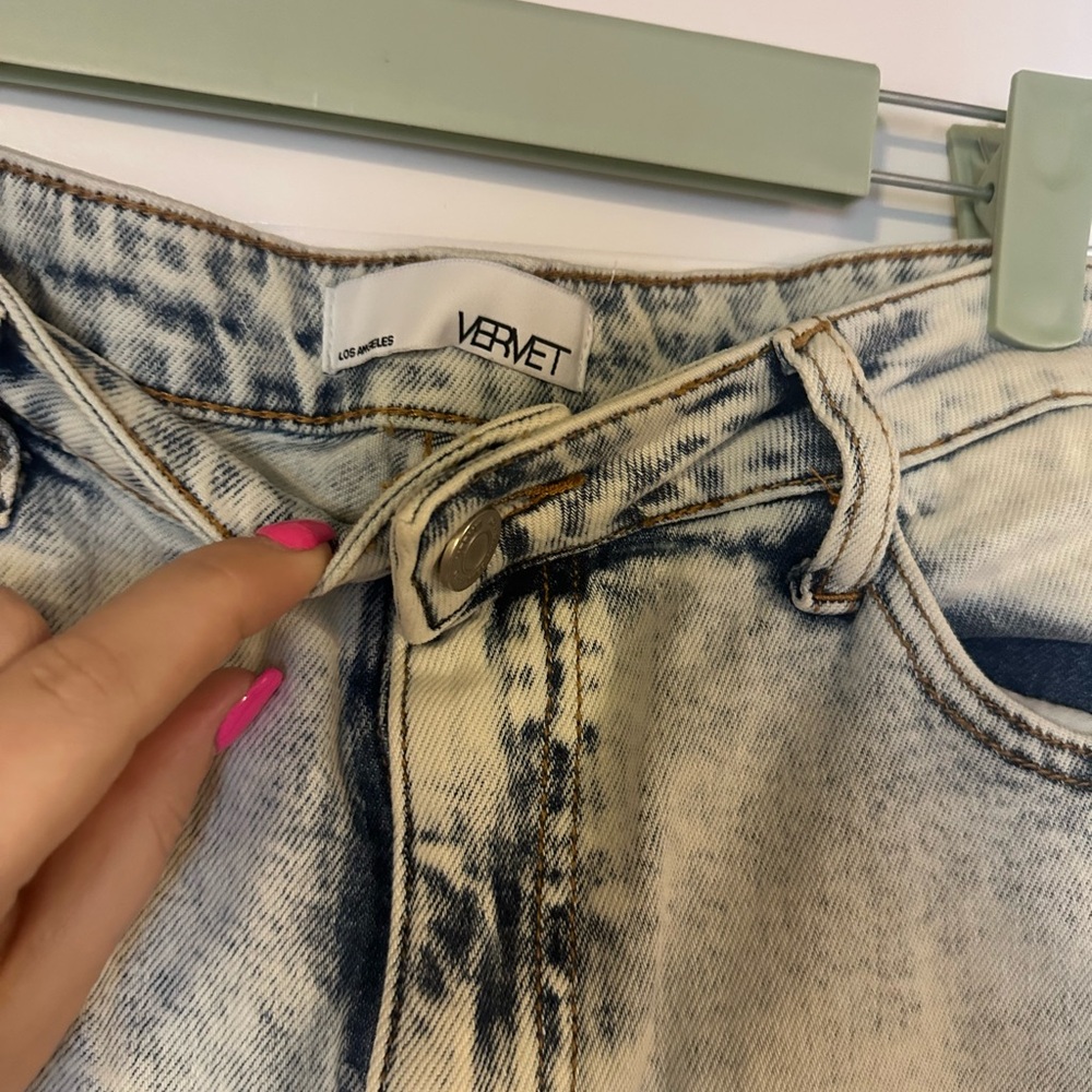 Vervet Acid Wash Jeans - Picture 2 of 4
